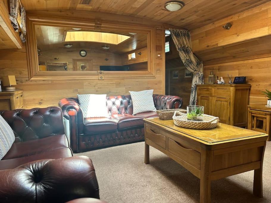 Unique Houseboat Experience I Central City Break يورك المظهر الخارجي الصورة