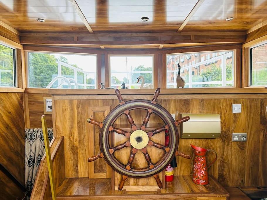 Unique Houseboat Experience I Central City Break يورك المظهر الخارجي الصورة