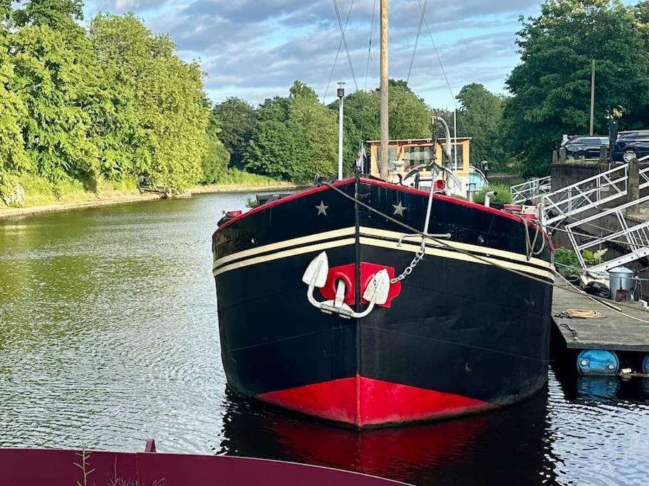 Unique Houseboat Experience I Central City Break يورك المظهر الخارجي الصورة