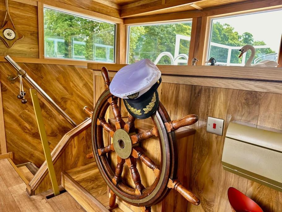 Unique Houseboat Experience I Central City Break يورك المظهر الخارجي الصورة