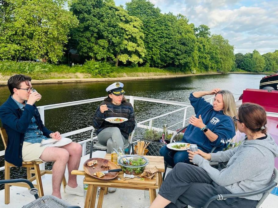 Unique Houseboat Experience I Central City Break يورك المظهر الخارجي الصورة